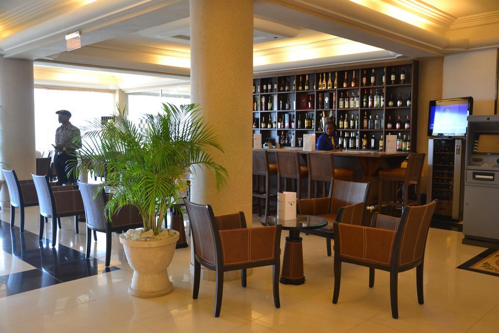 Nobila Airport Hotel Котону Екстериор снимка