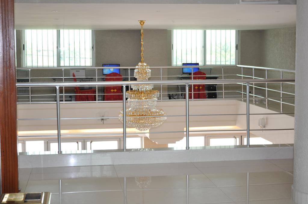 Nobila Airport Hotel Котону Екстериор снимка