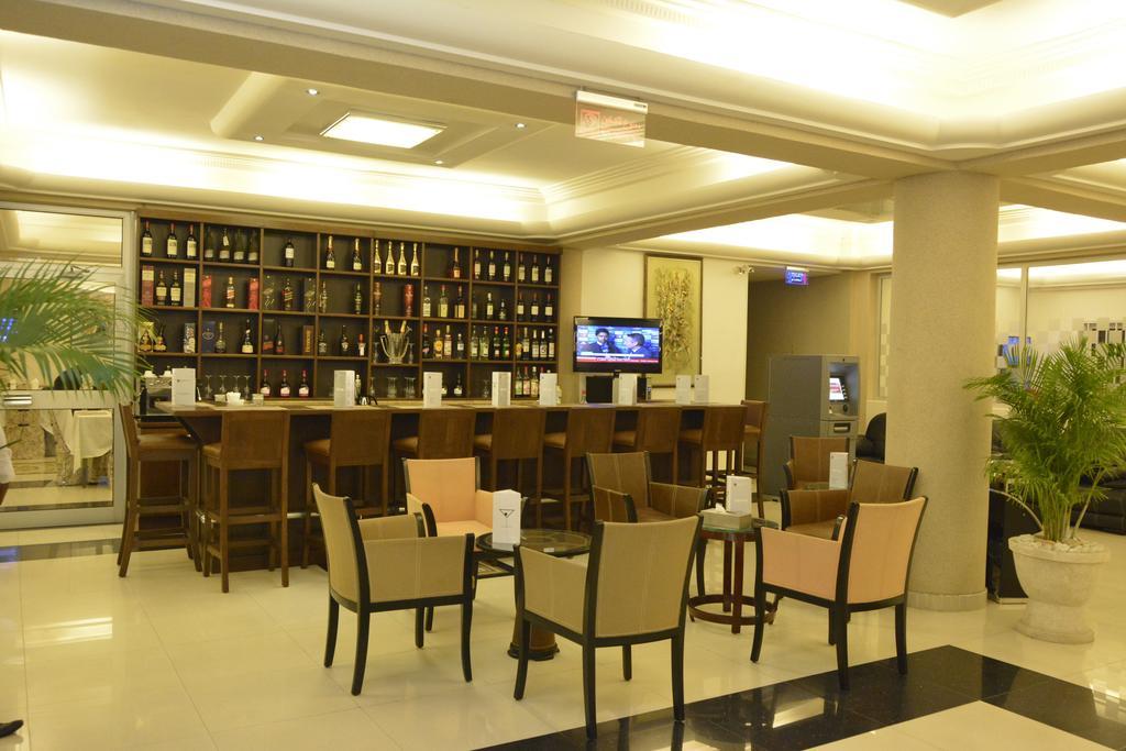 Nobila Airport Hotel Котону Екстериор снимка