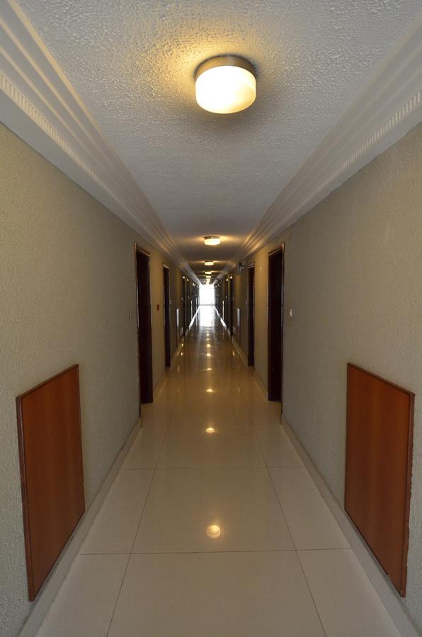 Nobila Airport Hotel Котону Екстериор снимка