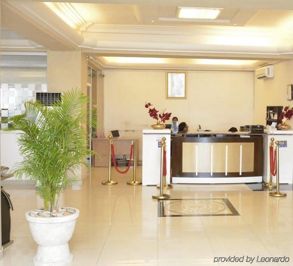 Nobila Airport Hotel Котону Екстериор снимка