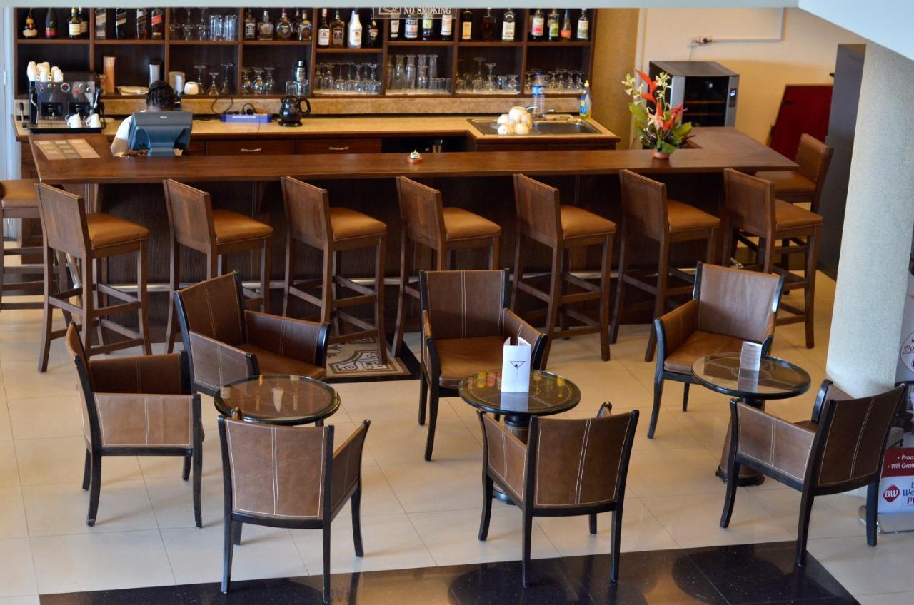Nobila Airport Hotel Котону Екстериор снимка